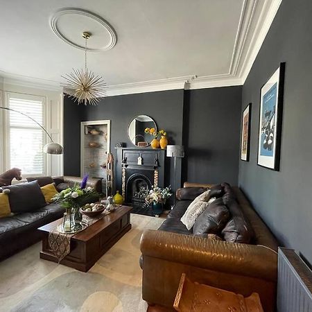Traditional Apt Close To City Centre & Hampden Glasgow Bagian luar foto