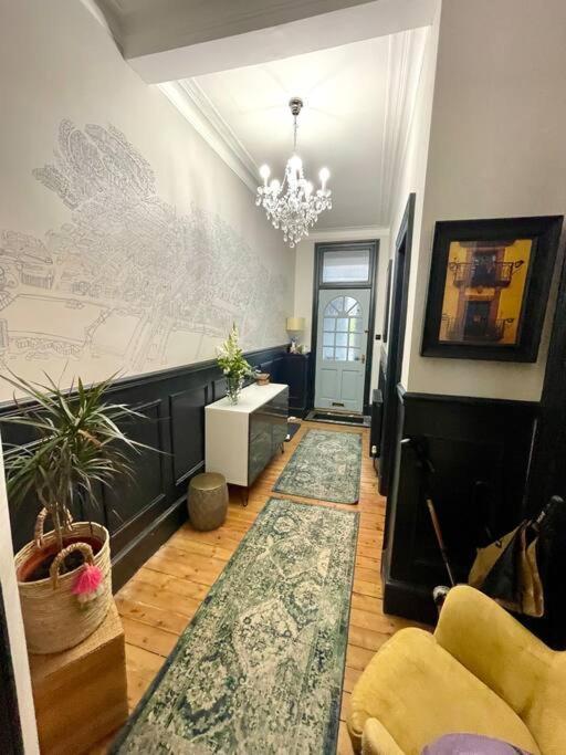 Traditional Apt Close To City Centre & Hampden Glasgow Bagian luar foto
